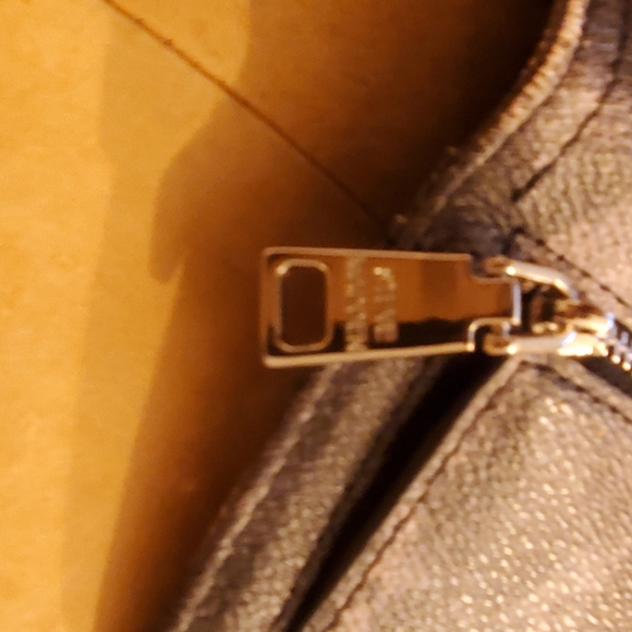 Steve Madden Leopard Bilfold Gray and Black - Picture 7 of 7